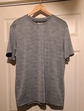 ⚓️Reebok-Men’s Grey Heather Performance Tee Sporty Simple & Comfortable Feel